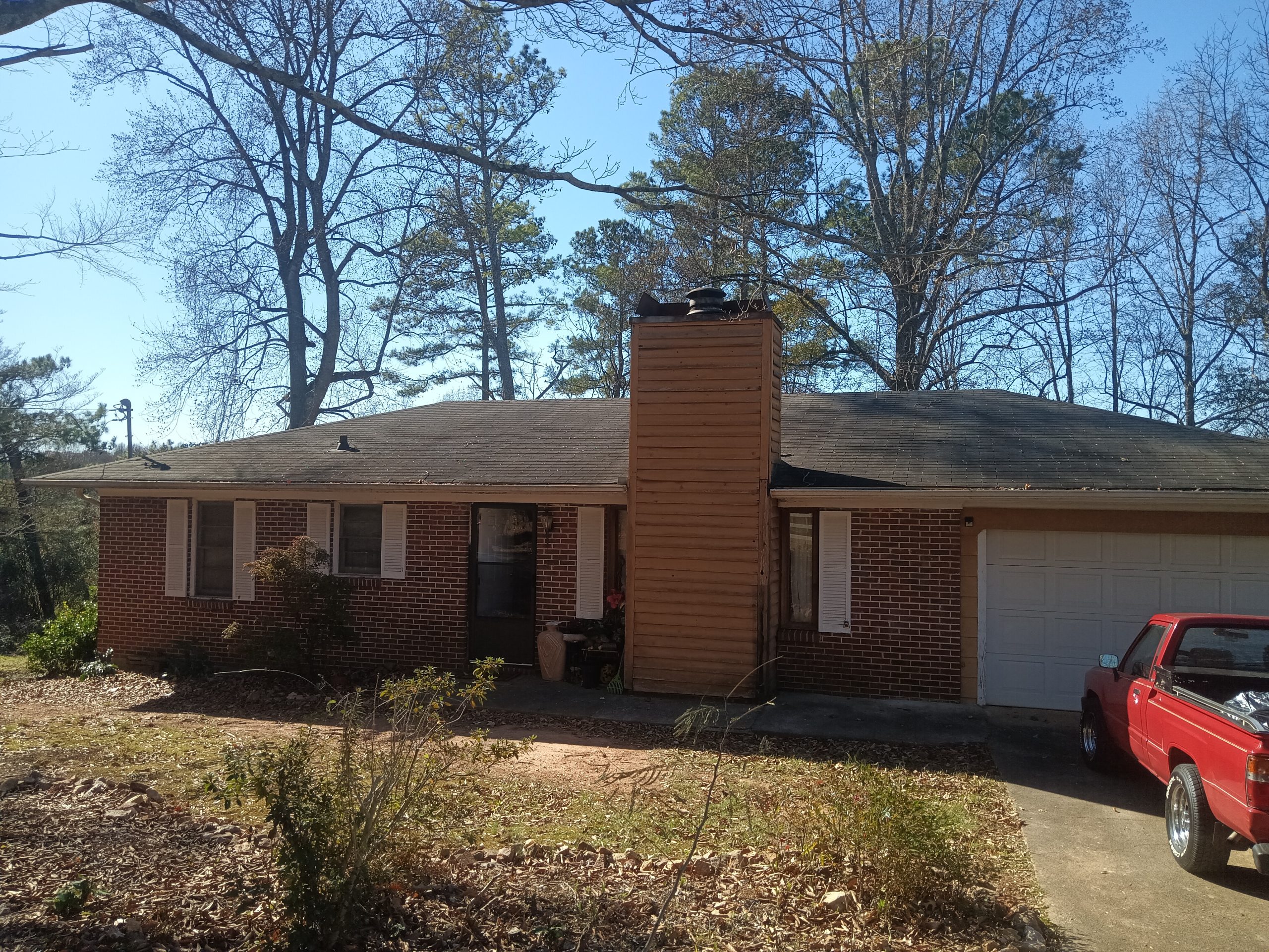 Happy home seller who sold their house in Lakeview Estates GA to POH Group LLC, a trusted Rockdale County cash home buyer. We buy houses in any condition, offering fast, hassle-free cash sales with no repairs or realtor fees.